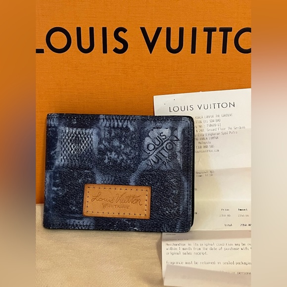 LV Limited Edition Wallet - Picture 2 of 10